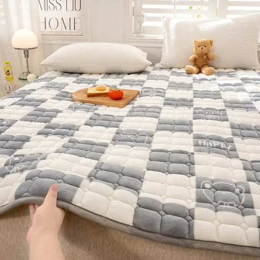 Thick Milk Fiber Mattress Quilted Bed Protection Cushion Anti-static Fleece-lined Mattress Cushion